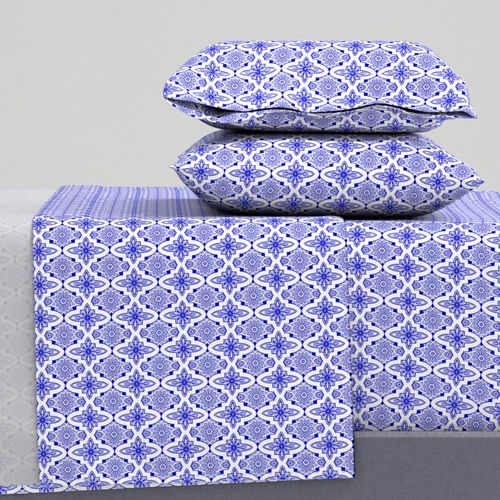 Moroccan tile in blue and white