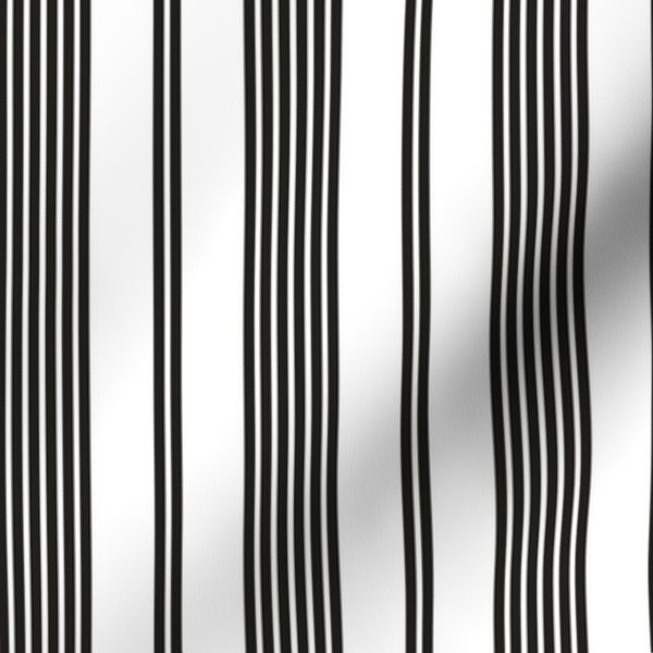 Large - Vertical Ivy Stripes - MIdnight Black - White