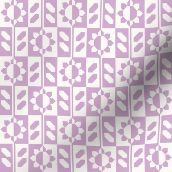 Minimalist geometric floral Cheater Quilt in lilac 8x8in
