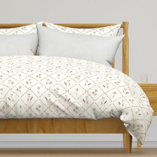 Cottage Wildflower Trellis - Neutral
