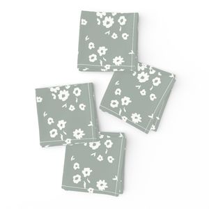 Medium Dainty Daisy Flowers Light Ivory on Raindance