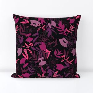 Tundraberry Fireweed and Ulu in Berry Black - Large